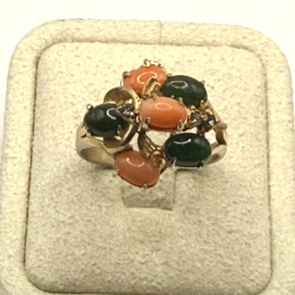 Vintage Coral and Green Jade Cluster Ring Gold Tone Cocktail Ring sz 7.75